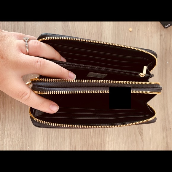 Black Double Zip Wallet with strap - Picture 5 of 5